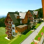 Pohorje Village Wellbeing - Forest Videc ホテル